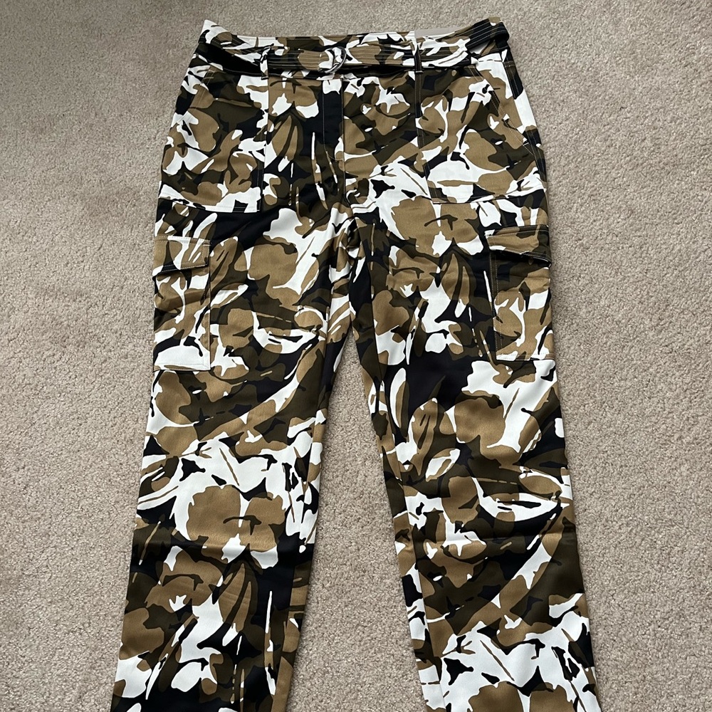 Gorgeous camo pants.